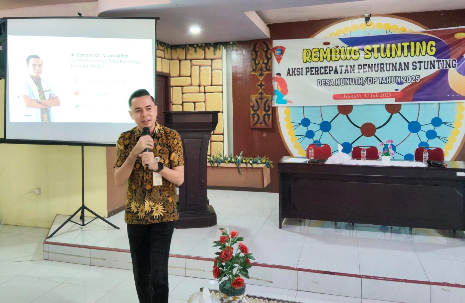 Pemaparan Materi Oleh dr. Z. Van Afflen